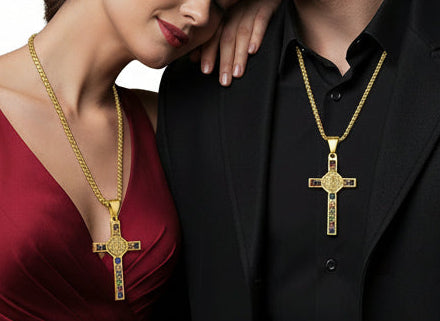 St. Benedikt Krystall Kors Halskjede