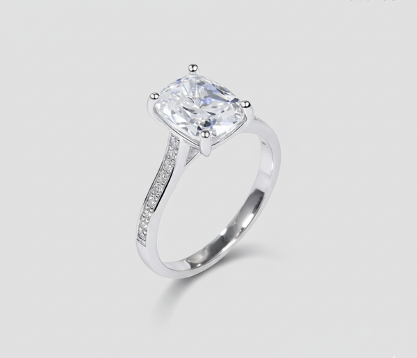 4,5CT oval moissanite ring  sølv/gull